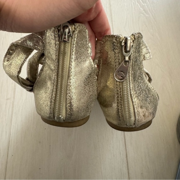 Guess Women's Metallic Gladiator Sandals - Picture 7 of 9